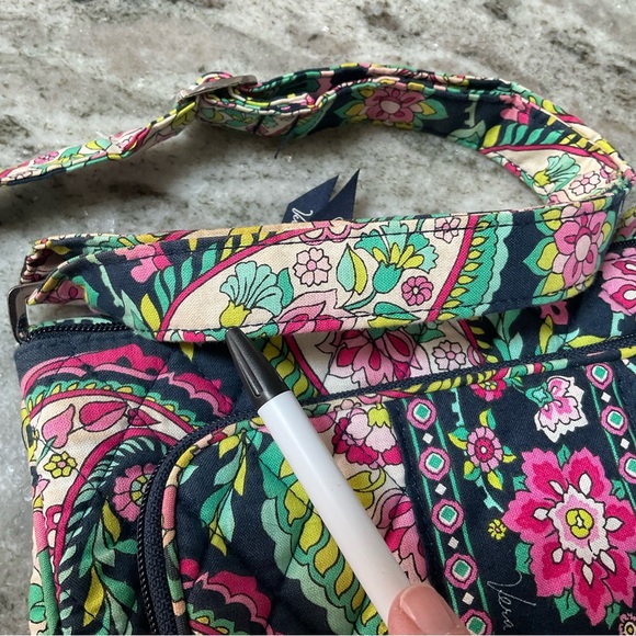 Vera Bradley Little Hipster Crossbody Petal Paisley Retired  ID pouch and wallet - Picture 12 of 13